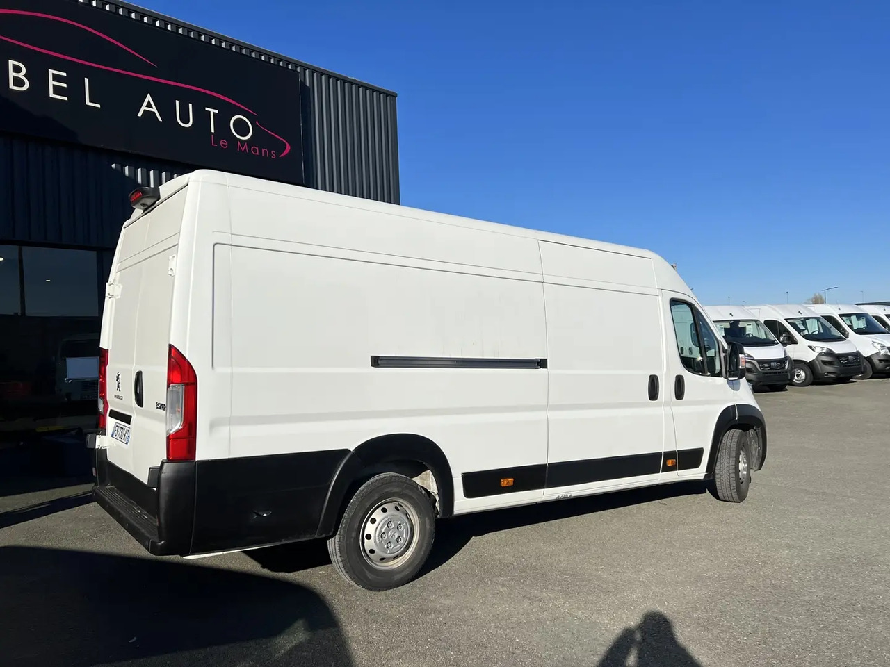 Peugeot Boxer 435 L4H2 2.2 BLUEHDI S&S 140CH ASPHALT - Furgon: slika 5 Peugeot Boxer 435 L4H2 2.2 BLUEHDI S&S 140CH ASPHALT - Furgon: slika 5