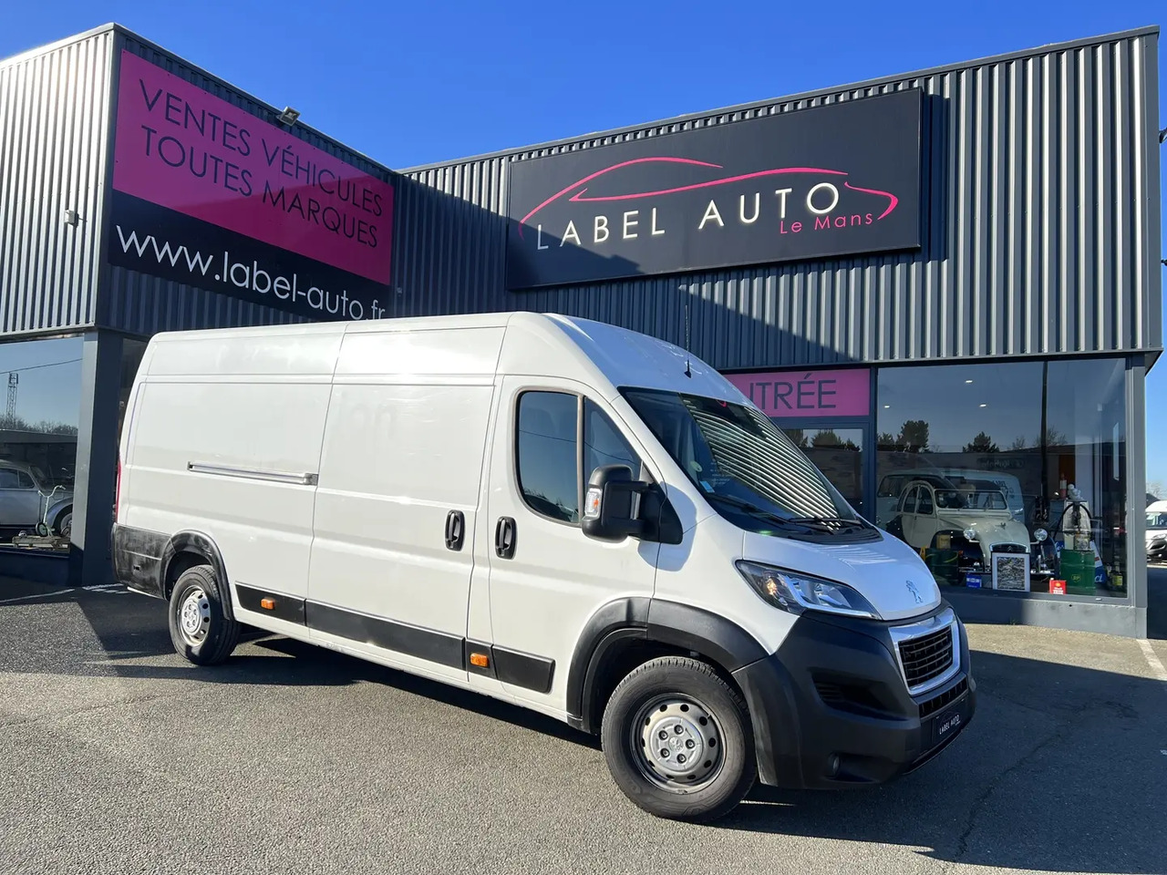 Peugeot Boxer 435 L4H2 2.2 BLUEHDI S&S 140CH ASPHALT - Furgon: slika 1 Peugeot Boxer 435 L4H2 2.2 BLUEHDI S&S 140CH ASPHALT - Furgon: slika 1