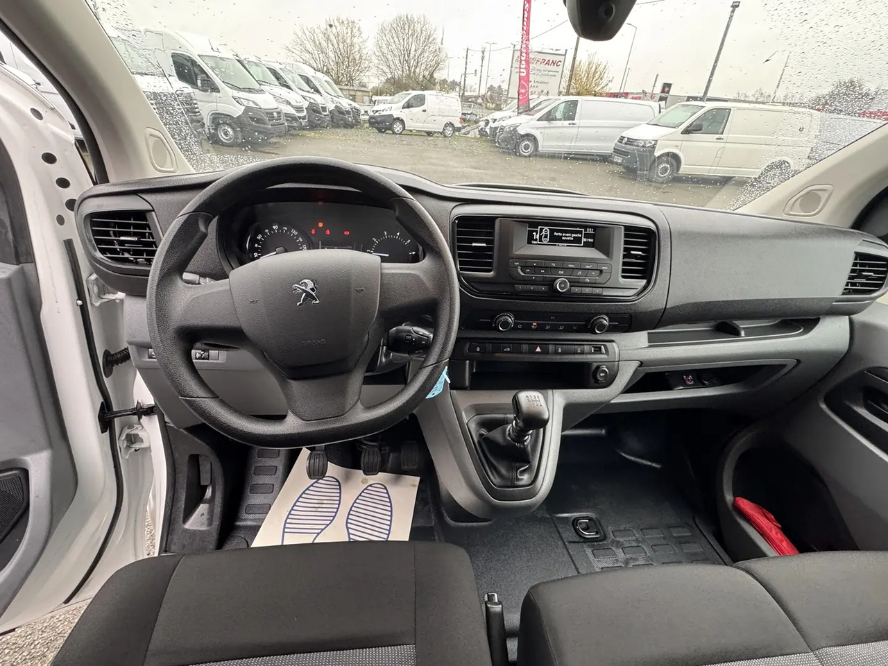Peugeot Expert LONG 2.0 BLUEHDI 145CH S&S PREMIUM - Furgon: slika 3 Peugeot Expert LONG 2.0 BLUEHDI 145CH S&S PREMIUM - Furgon: slika 3