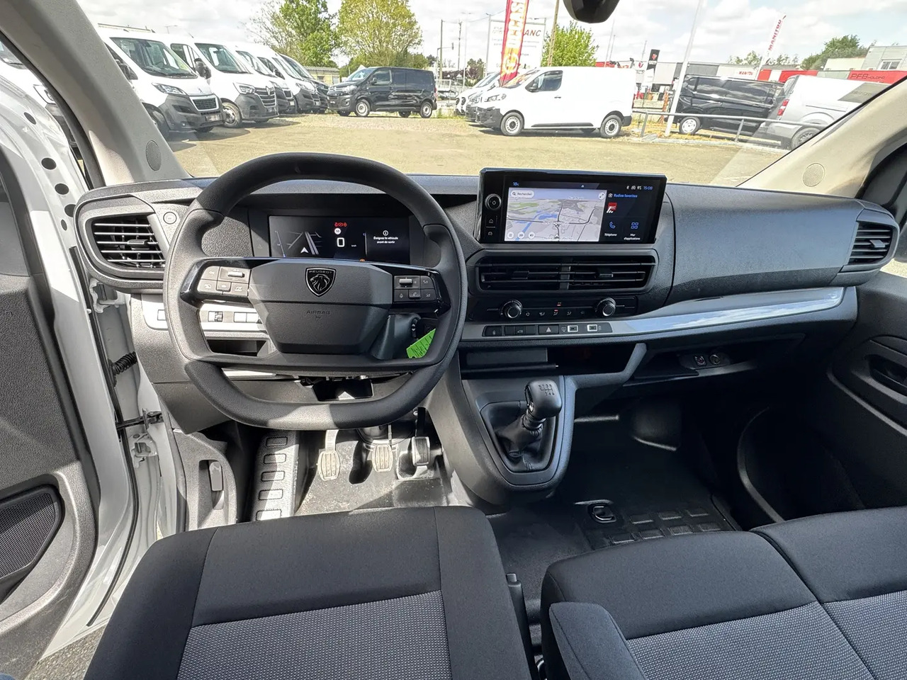 Peugeot Expert XL 2.0 BLUEHDI 145CH PACK PREMIUM CONNECT - Furgon: slika 4 Peugeot Expert XL 2.0 BLUEHDI 145CH PACK PREMIUM CONNECT - Furgon: slika 4