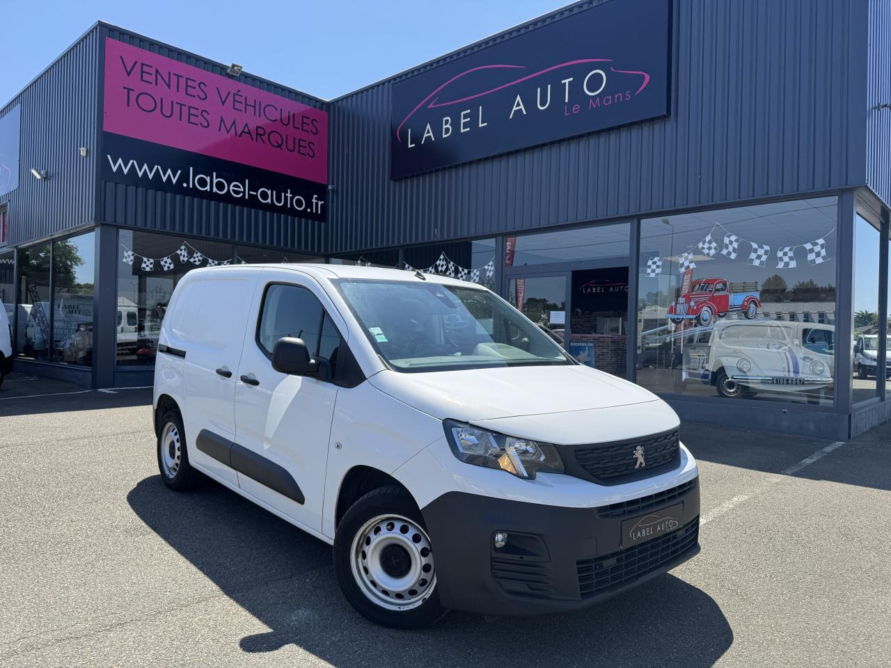 Peugeot Partner STANDARD 650KG BLUEHDI 130CH S&S ASPHALT EAT8 - Mali kombi: slika 1 Peugeot Partner STANDARD 650KG BLUEHDI 130CH S&S ASPHALT EAT8 - Mali kombi: slika 1