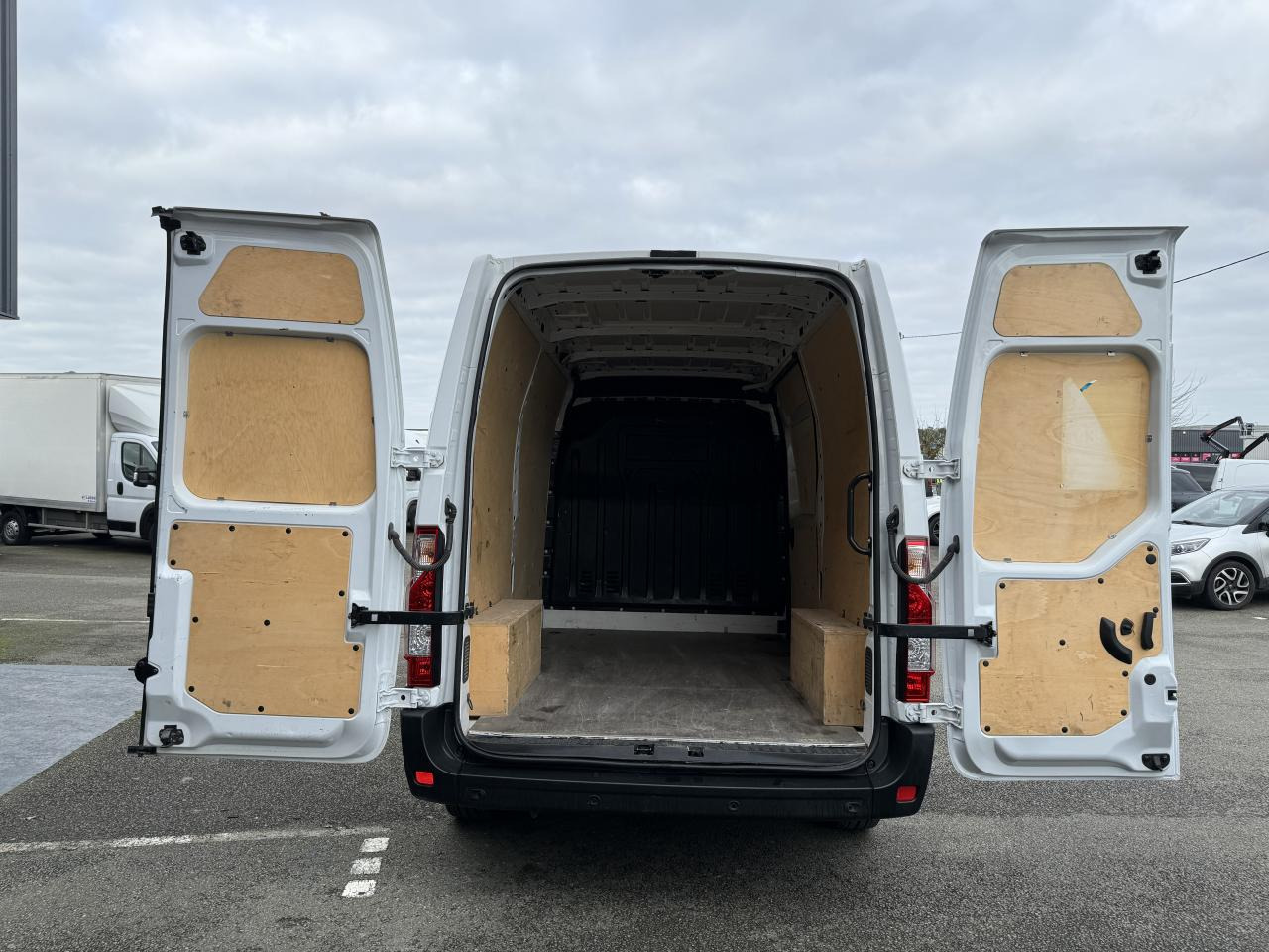 RENAULT MASTER 3T3 L2H2 2.3 DCI 135CH CONFORT - Furgon: slika 3 RENAULT MASTER 3T3 L2H2 2.3 DCI 135CH CONFORT - Furgon: slika 3