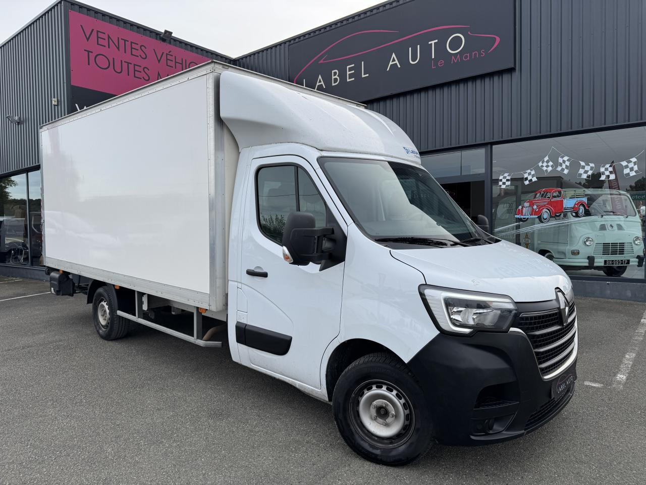 RENAULT MASTER 3T5 CAISSE 20M3 HAYON 2.3 DCI 145CH CONFORT - Dostavno vozilo sa zatvorenim sandukom: slika 1 RENAULT MASTER 3T5 CAISSE 20M3 HAYON 2.3 DCI 145CH CONFORT - Dostavno vozilo sa zatvorenim sandukom: slika 1