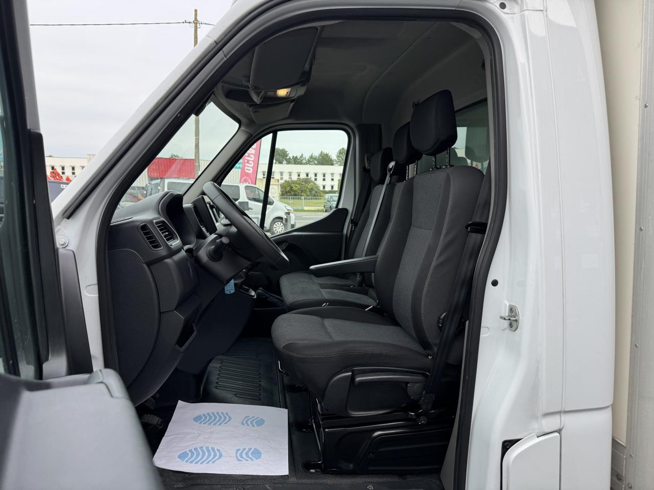 RENAULT MASTER 3T5 CAISSE 20M3 HAYON 2.3 DCI 145CH CONFORT - Dostavno vozilo sa zatvorenim sandukom: slika 5 RENAULT MASTER 3T5 CAISSE 20M3 HAYON 2.3 DCI 145CH CONFORT - Dostavno vozilo sa zatvorenim sandukom: slika 5