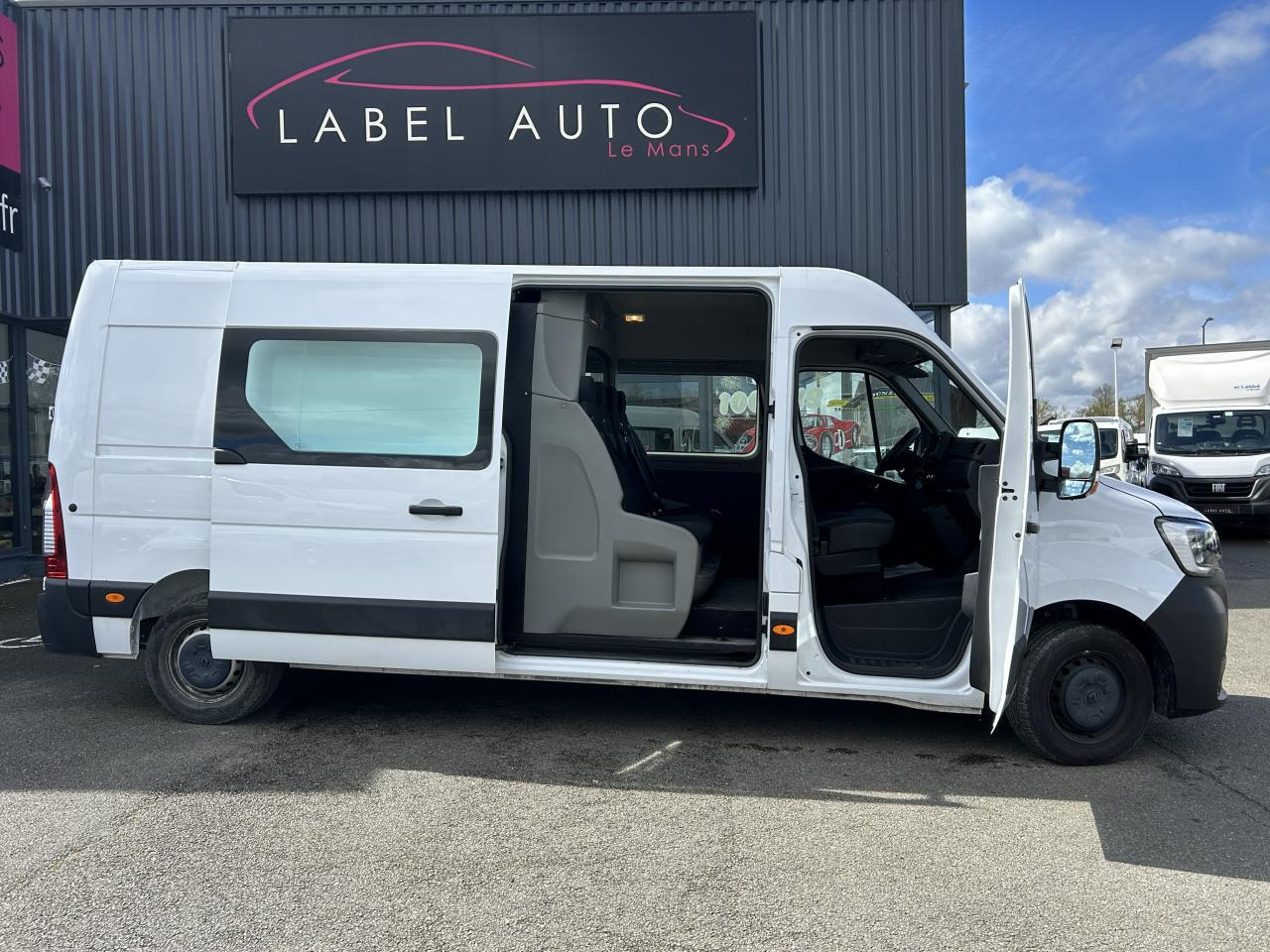 RENAULT Master Confort F3500 L3H2 2.3 dCi - 135 III CABINE APPROFONDIE Cabine approfondie L3H2 Traction PHA - Furgon: slika 3 RENAULT Master Confort F3500 L3H2 2.3 dCi - 135 III CABINE APPROFONDIE Cabine approfondie L3H2 Traction PHA - Furgon: slika 3