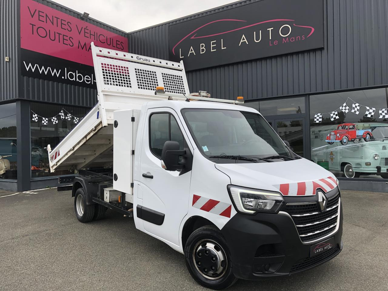 RENAULT Master Confort R3500RJ L3 2.3 dCi - 145 Petite Série III TRANSPORTS SPECIFIQUES BENNE Benne - Dostavno vozilo istovarivač: slika 1 RENAULT Master Confort R3500RJ L3 2.3 dCi - 145 Petite Série III TRANSPORTS SPECIFIQUES BENNE Benne - Dostavno vozilo istovarivač: slika 1