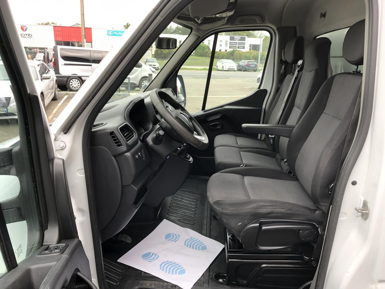 RENAULT Master Confort R3500RJ L3 2.3 dCi - 145 Petite Série III TRANSPORTS SPECIFIQUES BENNE Benne - Dostavno vozilo istovarivač: slika 4 RENAULT Master Confort R3500RJ L3 2.3 dCi - 145 Petite Série III TRANSPORTS SPECIFIQUES BENNE Benne - Dostavno vozilo istovarivač: slika 4