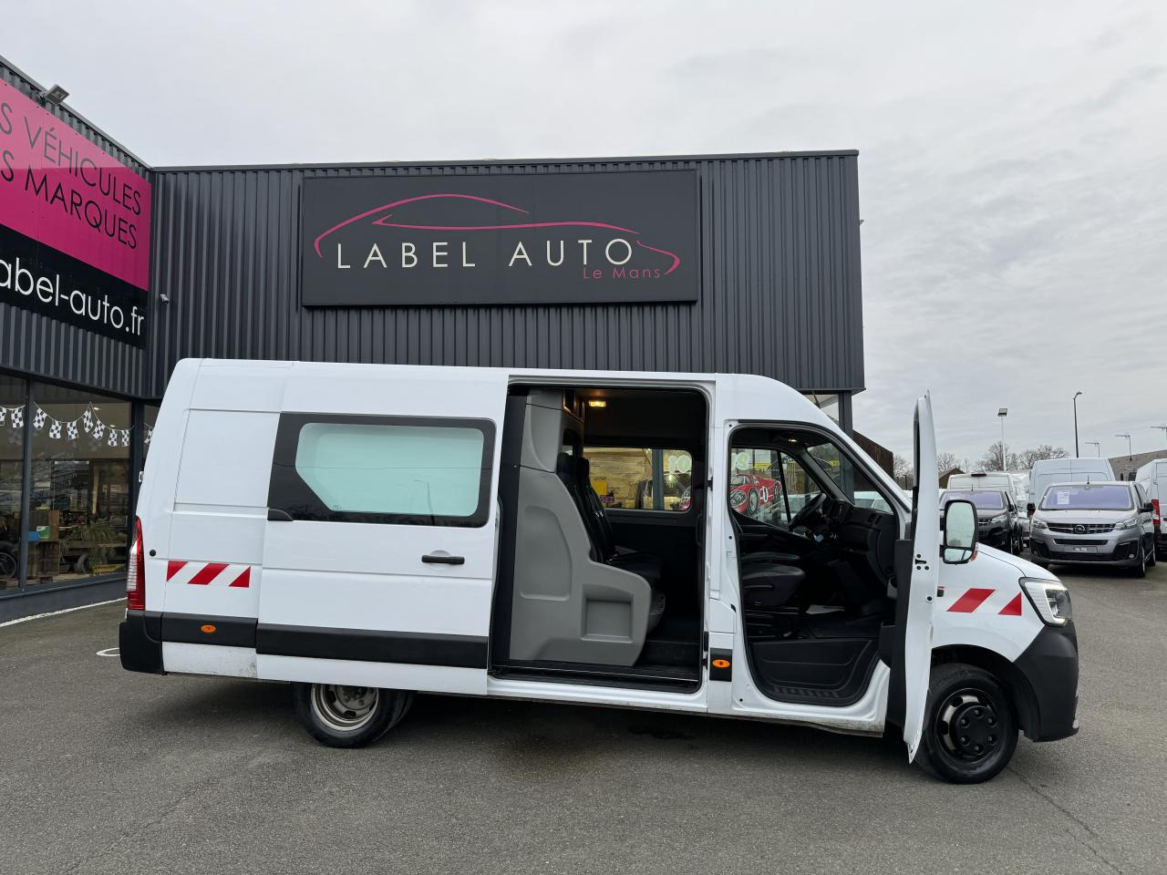 RENAULT Master Confort R3500RJ L3H2 2.3DCI 165CH CABINE APPROFONDIE 6 PLACES - Furgon: slika 3 RENAULT Master Confort R3500RJ L3H2 2.3DCI 165CH CABINE APPROFONDIE 6 PLACES - Furgon: slika 3