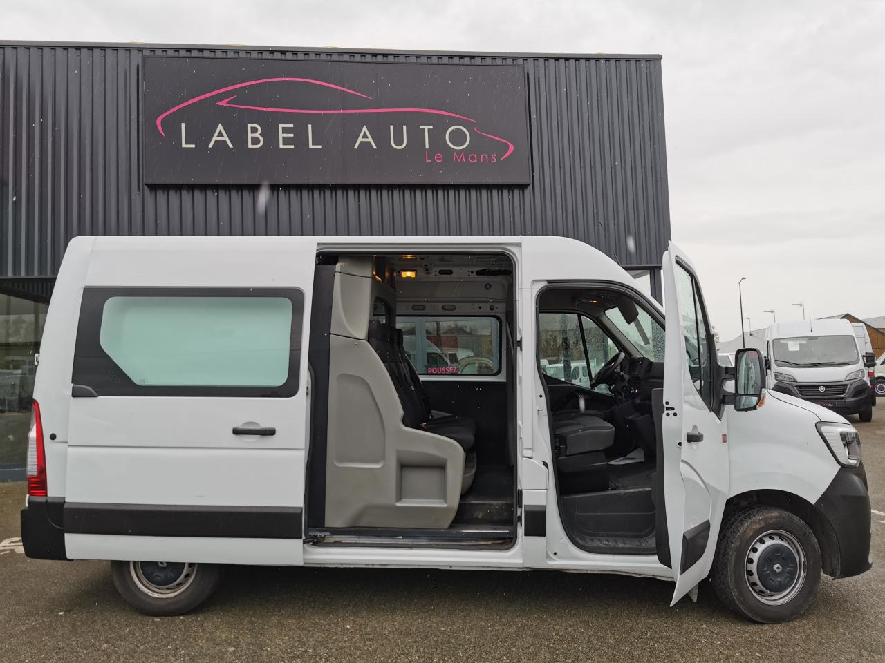 RENAULT Master Grand Confort F3500 L2H2 2.3 Blue dCi - 150 III CABINE APPROFONDIE Cabine approfondie L2H2 T - Furgon: slika 1 RENAULT Master Grand Confort F3500 L2H2 2.3 Blue dCi - 150 III CABINE APPROFONDIE Cabine approfondie L2H2 T - Furgon: slika 1