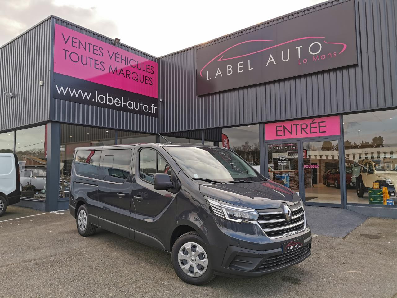 RENAULT Trafic L2 2.0 Energy dCi - 150 - S&S III COMBI Combi Zen L2H1 PHASE 3 - Minibus, Putnički kombi: slika 3 RENAULT Trafic L2 2.0 Energy dCi - 150 - S&S III COMBI Combi Zen L2H1 PHASE 3 - Minibus, Putnički kombi: slika 3