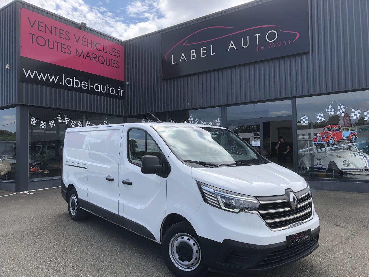 RENAULT Trafic L2H1 3000 Kg 2.0 Blue dCi - 130 III FOURGON Fourgon Grand Confort L2H1 PHASE 3 - Furgon: slika 1 RENAULT Trafic L2H1 3000 Kg 2.0 Blue dCi - 130 III FOURGON Fourgon Grand Confort L2H1 PHASE 3 - Furgon: slika 1