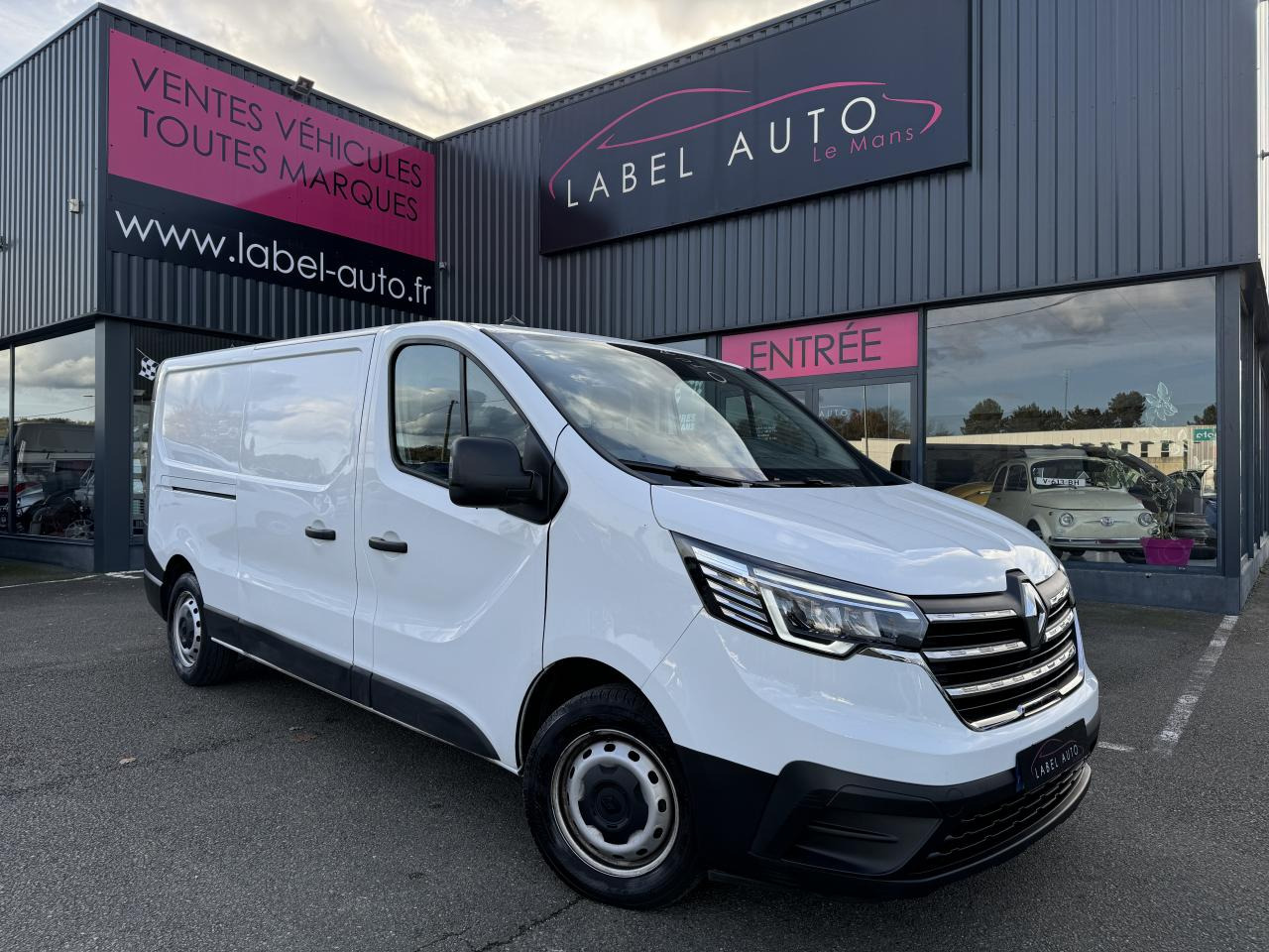 RENAULT Trafic L2H1 3000 Kg 2.0 Blue dCi - 130 III FOURGON Fourgon Grand Confort L2H1 PHASE 3 - Furgon: slika 1 RENAULT Trafic L2H1 3000 Kg 2.0 Blue dCi - 130 III FOURGON Fourgon Grand Confort L2H1 PHASE 3 - Furgon: slika 1