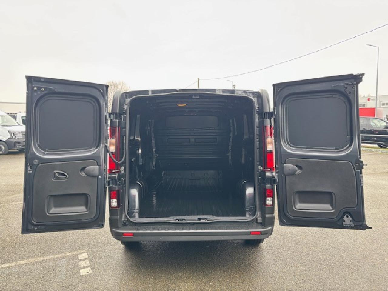 RENAULT Trafic L2H1 3000 Kg 2.0 Blue dCi - 150 2024 III FOURGON Fourgon Advance L2H1 PHASE 3 - Furgon: slika 3 RENAULT Trafic L2H1 3000 Kg 2.0 Blue dCi - 150 2024 III FOURGON Fourgon Advance L2H1 PHASE 3 - Furgon: slika 3