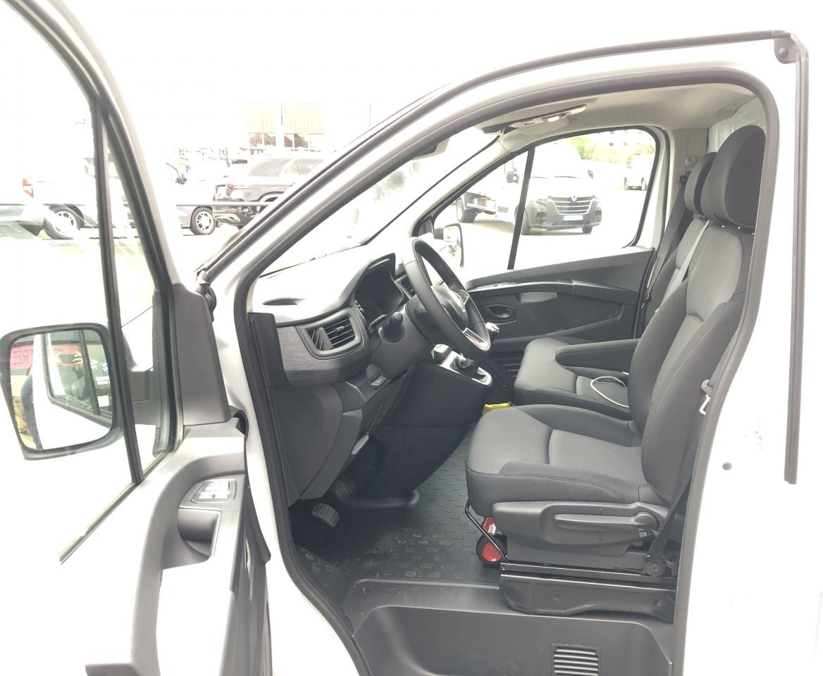 RENAULT Trafic L2H1 3000 Kg 2.0 Blue dCi 170ch ADVANCE - Furgon: slika 5 RENAULT Trafic L2H1 3000 Kg 2.0 Blue dCi 170ch ADVANCE - Furgon: slika 5