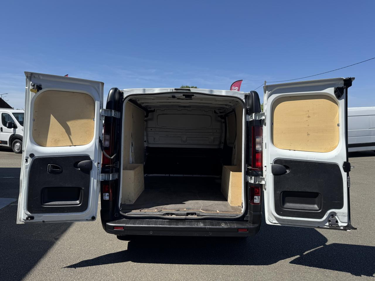 RENAULT trafic L1H1 2T8 2.0 BLUE DCI 130CH GRAND CONFORT - Furgon: slika 2 RENAULT trafic L1H1 2T8 2.0 BLUE DCI 130CH GRAND CONFORT - Furgon: slika 2