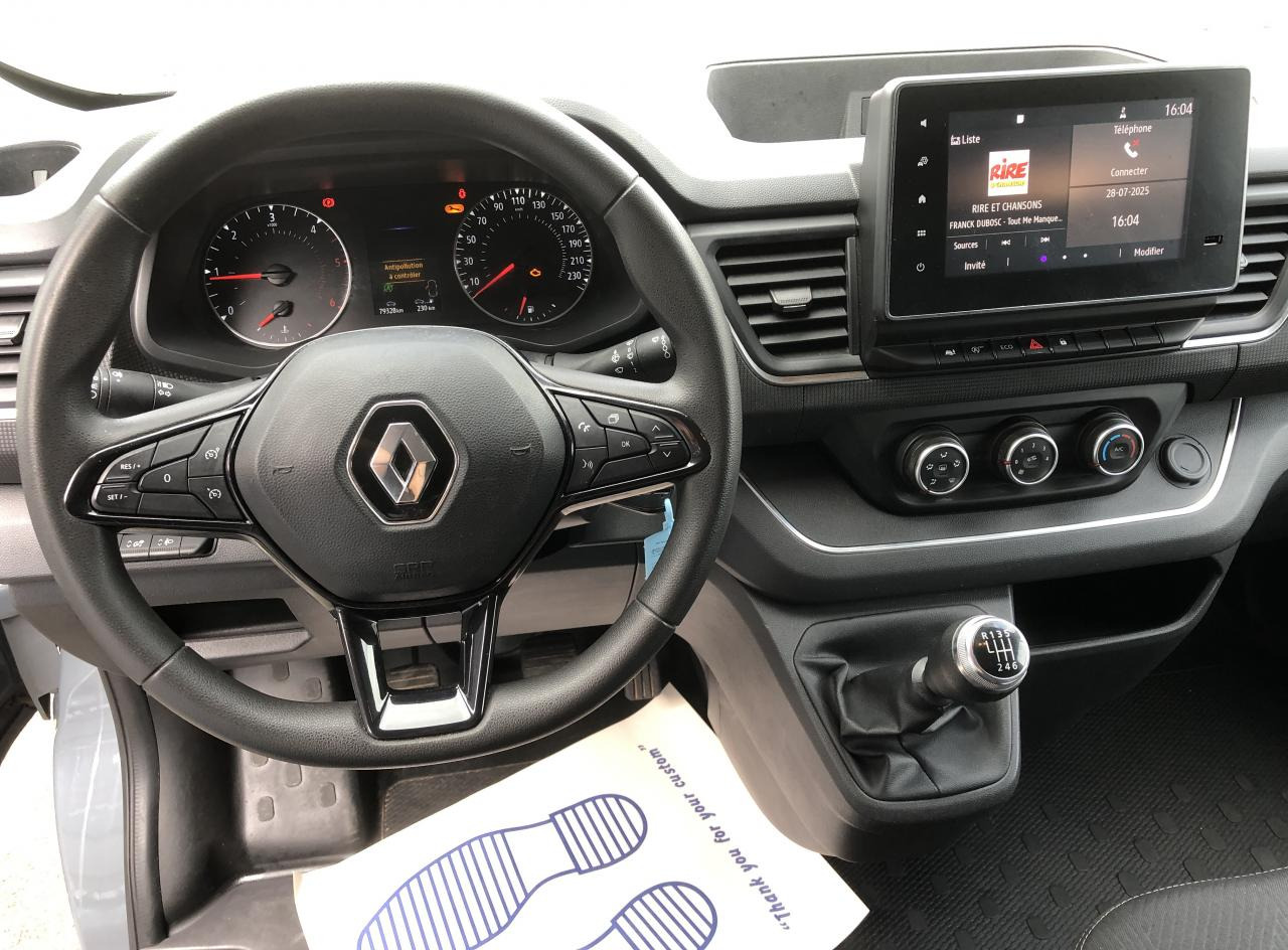 RENAULT trafic L1H1 2T8 2.0 BLUE DCI 130CH GRAND CONFORT KIT BOIS - Furgon: slika 3 RENAULT trafic L1H1 2T8 2.0 BLUE DCI 130CH GRAND CONFORT KIT BOIS - Furgon: slika 3