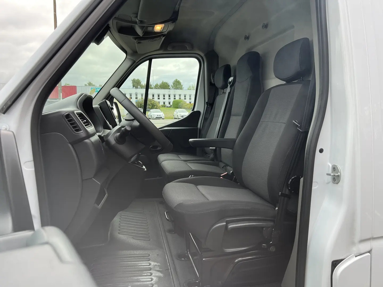Renault Master F3300 L2H2 2.3 BLUE DCI 135CH GRAND CONFORT EURO6 - Furgon: slika 5 Renault Master F3300 L2H2 2.3 BLUE DCI 135CH GRAND CONFORT EURO6 - Furgon: slika 5