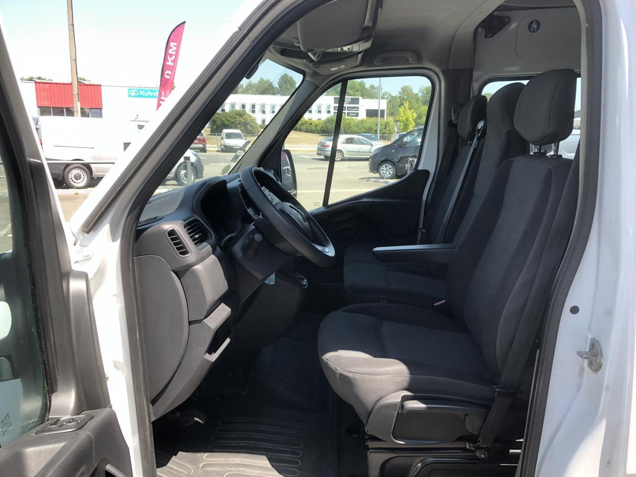 Renault Master F3300 L2H2 2.3 DCI 135CH CABINE APPROFONDIE CONFORT 7 PLACES - Dostavno vozilo sa duplom kabinom: slika 4 Renault Master F3300 L2H2 2.3 DCI 135CH CABINE APPROFONDIE CONFORT 7 PLACES - Dostavno vozilo sa duplom kabinom: slika 4