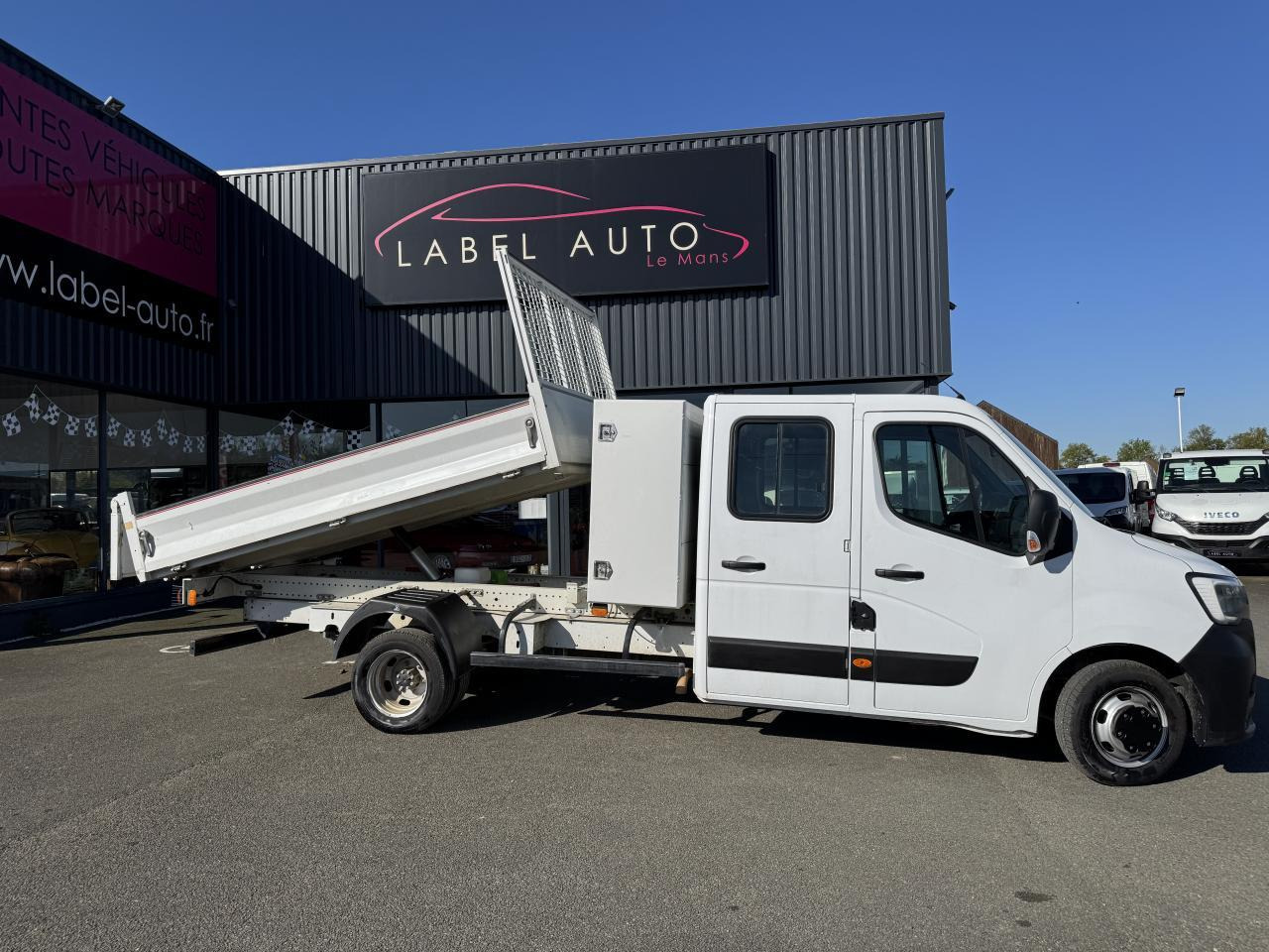 Renault Master combi RENAULT 3T5 BENNE + COFFRE RJ DOUBLE CABINE 6 PL 2.3 DCI 130 CH CONFORT + GPS + REGUL + CLIM - Dostavno vozilo istovarivač: slika 1 Renault Master combi RENAULT 3T5 BENNE + COFFRE RJ DOUBLE CABINE 6 PL 2.3 DCI 130 CH CONFORT + GPS + REGUL + CLIM - Dostavno vozilo istovarivač: slika 1