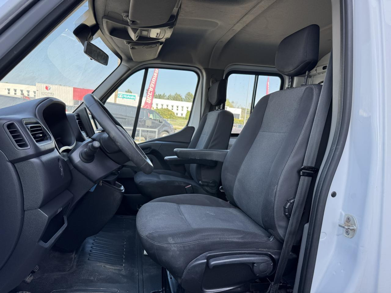 Renault Master combi RENAULT 3T5 BENNE + COFFRE RJ DOUBLE CABINE 6 PL 2.3 DCI 130 CH CONFORT + GPS + REGUL + CLIM - Dostavno vozilo istovarivač: slika 4 Renault Master combi RENAULT 3T5 BENNE + COFFRE RJ DOUBLE CABINE 6 PL 2.3 DCI 130 CH CONFORT + GPS + REGUL + CLIM - Dostavno vozilo istovarivač: slika 4