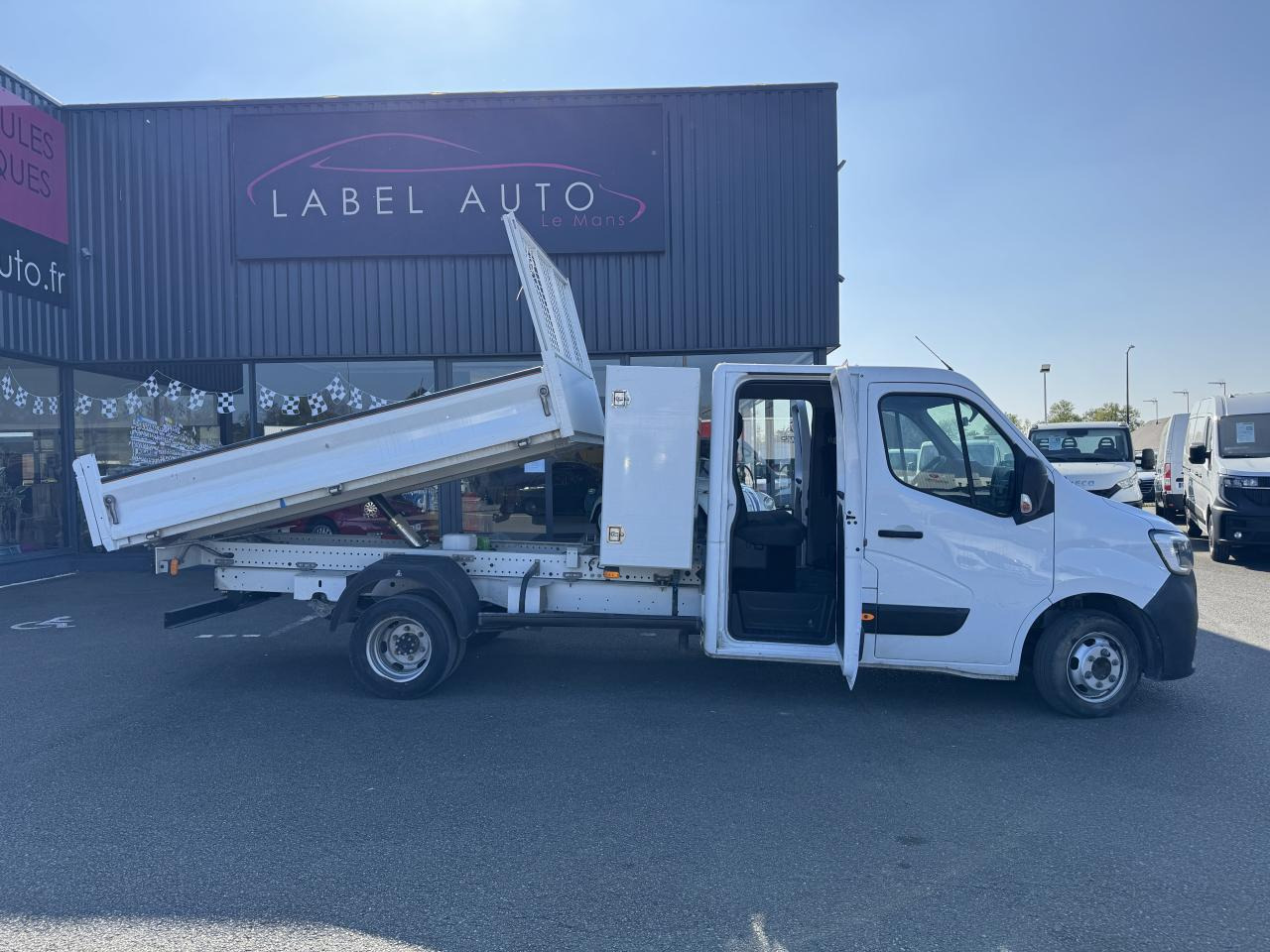 Renault Master combi RENAULT 3T5 BENNE + COFFRE RJ DOUBLE CABINE 6 PL 2.3 DCI 130 CH CONFORT + GPS + REGUL + CLIM - Dostavno vozilo istovarivač: slika 1 Renault Master combi RENAULT 3T5 BENNE + COFFRE RJ DOUBLE CABINE 6 PL 2.3 DCI 130 CH CONFORT + GPS + REGUL + CLIM - Dostavno vozilo istovarivač: slika 1