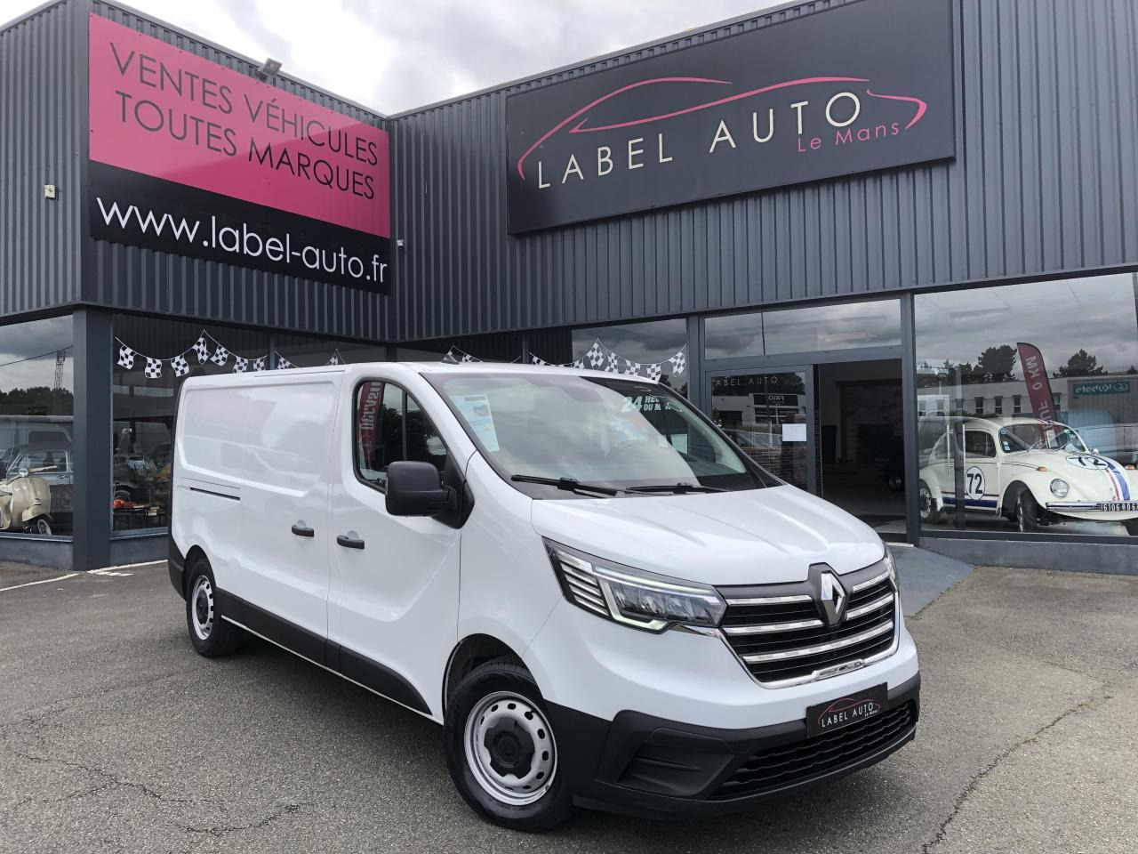 Renault Trafic L2H1 1200 Kg 2.0 Energy dCi - 145 - BV EDC III FOURGON Fourgon Confort L2H1 PHASE 2 - Mali kombi: slika 1 Renault Trafic L2H1 1200 Kg 2.0 Energy dCi - 145 - BV EDC III FOURGON Fourgon Confort L2H1 PHASE 2 - Mali kombi: slika 1