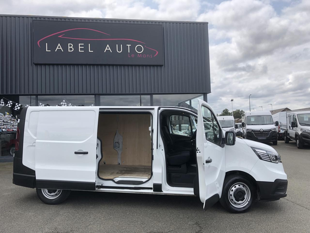 Renault Trafic L2H1 1200 Kg 2.0 Energy dCi - 145 - BV EDC III FOURGON Fourgon Confort L2H1 PHASE 2 - Mali kombi: slika 3 Renault Trafic L2H1 1200 Kg 2.0 Energy dCi - 145 - BV EDC III FOURGON Fourgon Confort L2H1 PHASE 2 - Mali kombi: slika 3