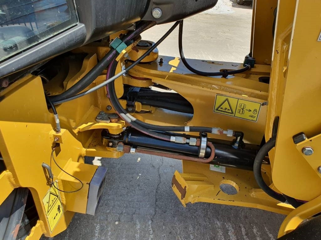 CAT 907 H - Utovarivač točkaš: slika 5 CAT 907 H - Utovarivač točkaš: slika 5