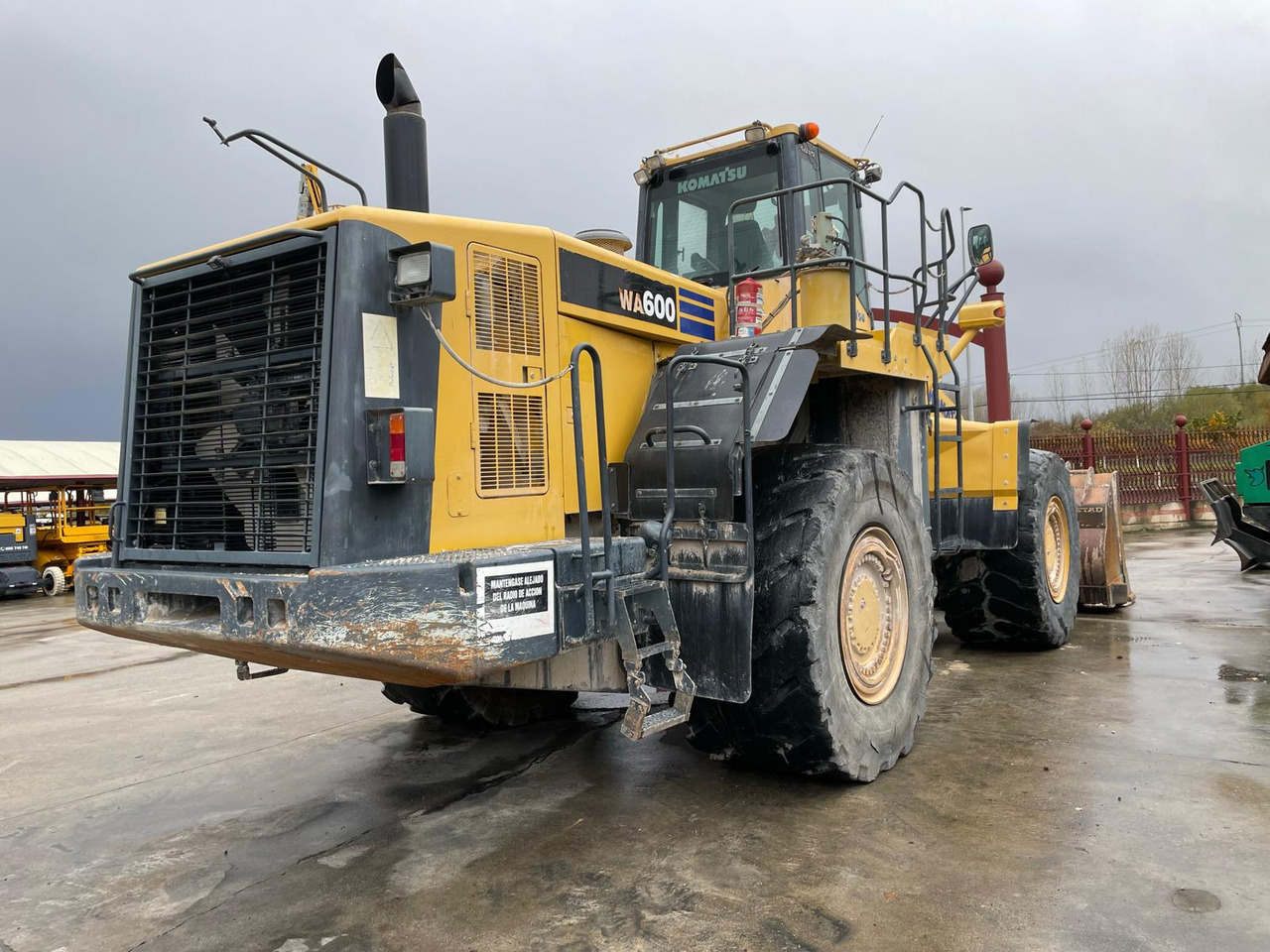 KOMATSU WA600-6 - Utovarivač točkaš: slika 2 KOMATSU WA600-6 - Utovarivač točkaš: slika 2