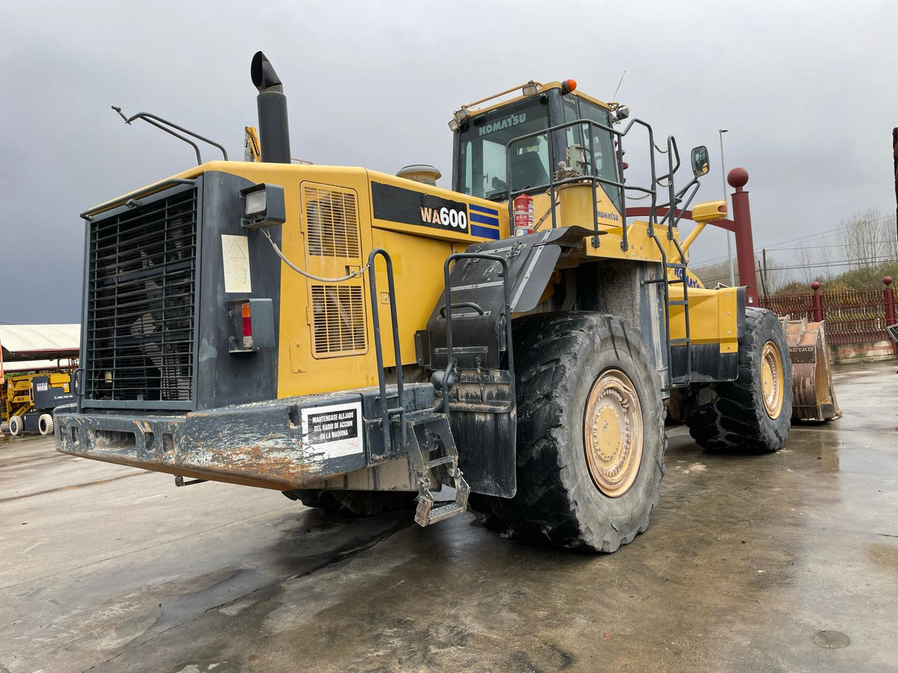 KOMATSU WA600-6 - Utovarivač točkaš: slika 4 KOMATSU WA600-6 - Utovarivač točkaš: slika 4