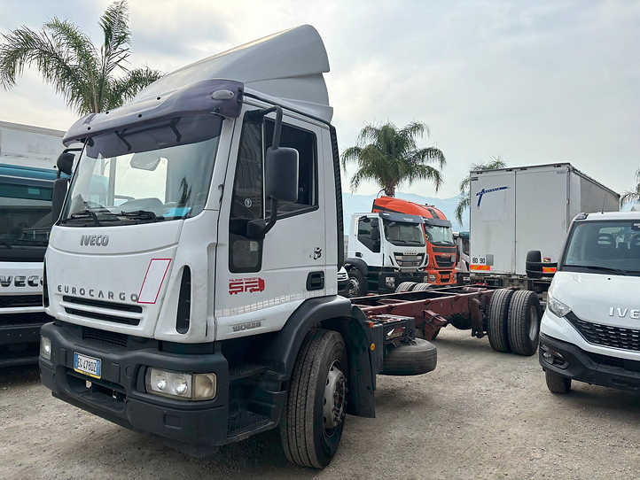 Eurocargo 180e28 - Kamion sa golom šasijom i zatvorenom kabinom: slika 2 Eurocargo 180e28 - Kamion sa golom šasijom i zatvorenom kabinom: slika 2
