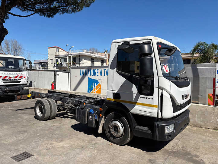 Eurocargo 80el19 - Kamion sa golom šasijom i zatvorenom kabinom: slika 1 Eurocargo 80el19 - Kamion sa golom šasijom i zatvorenom kabinom: slika 1