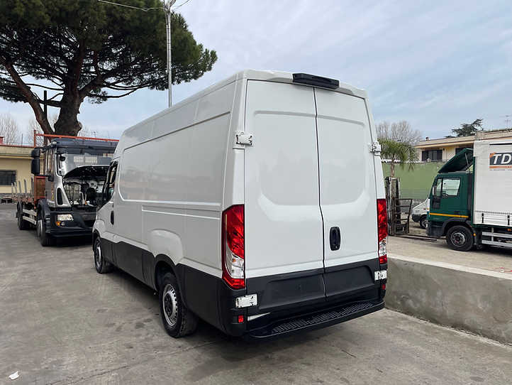 IVECO DAILY FURGONE - Furgon: slika 4 IVECO DAILY FURGONE - Furgon: slika 4