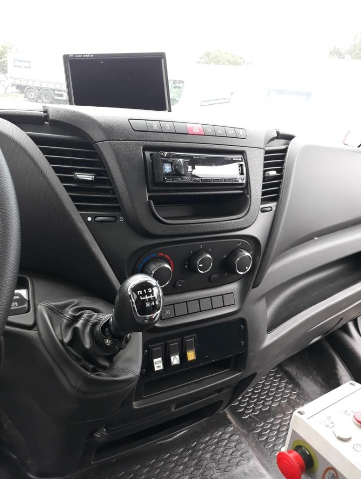 Vazdušna platforma montirana na kamion Iveco Daily 35S14 Plateau Nacelle 6m50 Spécial tunnel: slika 7