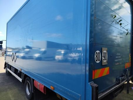 Renault D 7.5 LOW P4x2 210E6 Fourgon Polyfond avec hayon Repliable - Kamion sa zatvorenim sandukom: slika 3 Renault D 7.5 LOW P4x2 210E6 Fourgon Polyfond avec hayon Repliable - Kamion sa zatvorenim sandukom: slika 3