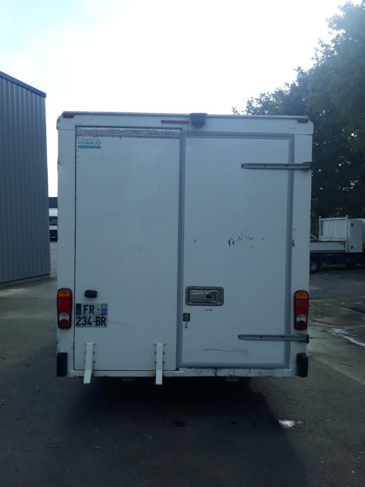 Renault Master 145.35 PC Caisse Blanchisserie - Dostavno vozilo sa zatvorenim sandukom: slika 5 Renault Master 145.35 PC Caisse Blanchisserie - Dostavno vozilo sa zatvorenim sandukom: slika 5