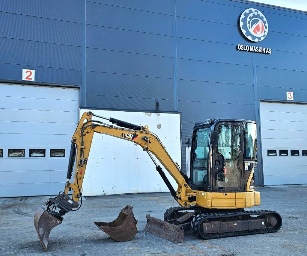 CAT 303 CR - Mini bager: slika 1 CAT 303 CR - Mini bager: slika 1