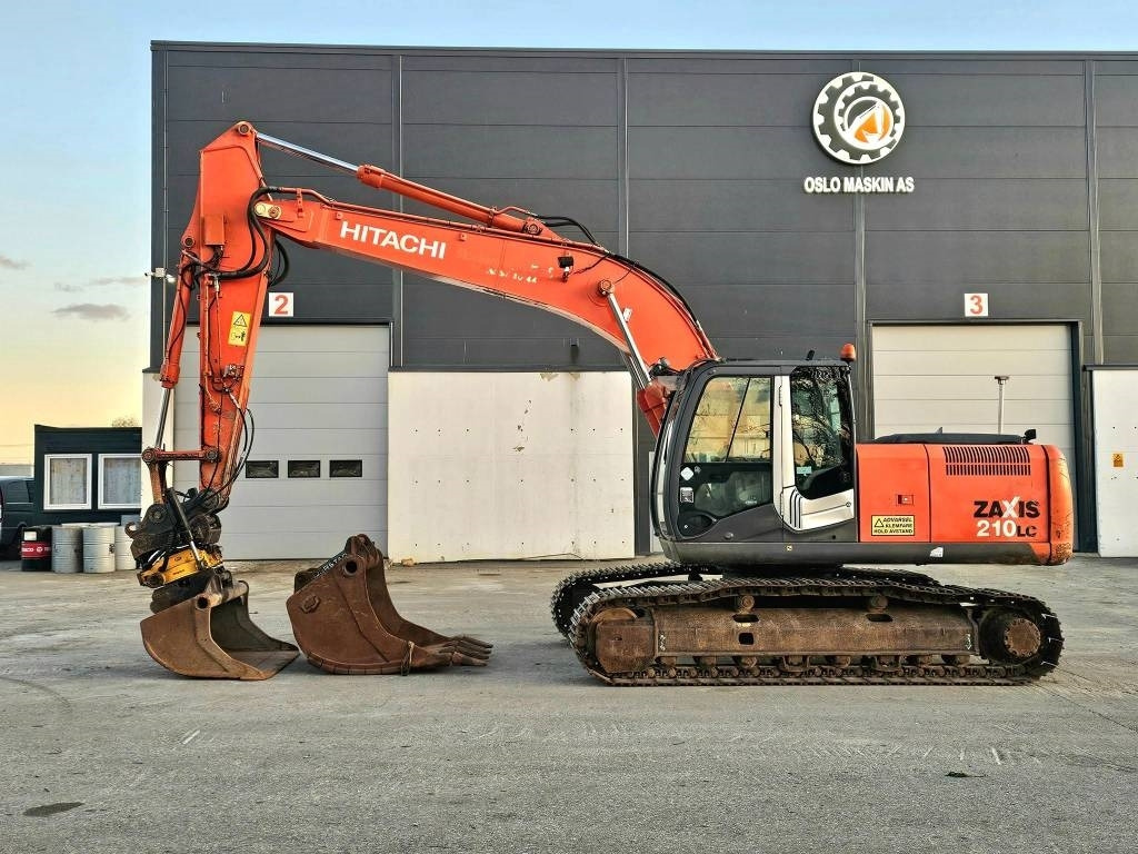 Hitachi ZX 210 LC-3 - Bager guseničar: slika 2 Hitachi ZX 210 LC-3 - Bager guseničar: slika 2