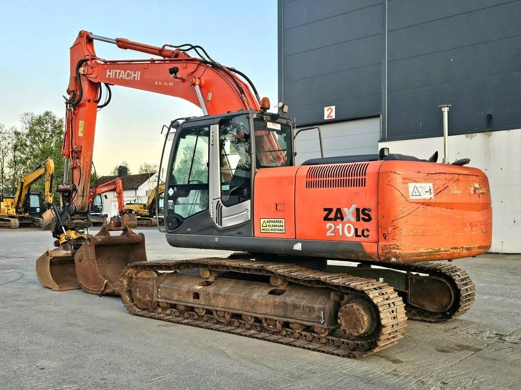 Hitachi ZX 210 LC-3 - Bager guseničar: slika 3 Hitachi ZX 210 LC-3 - Bager guseničar: slika 3