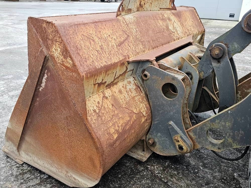 Volvo L90c Volvo L90c: slika 15 Volvo L90c Volvo L90c: slika 15