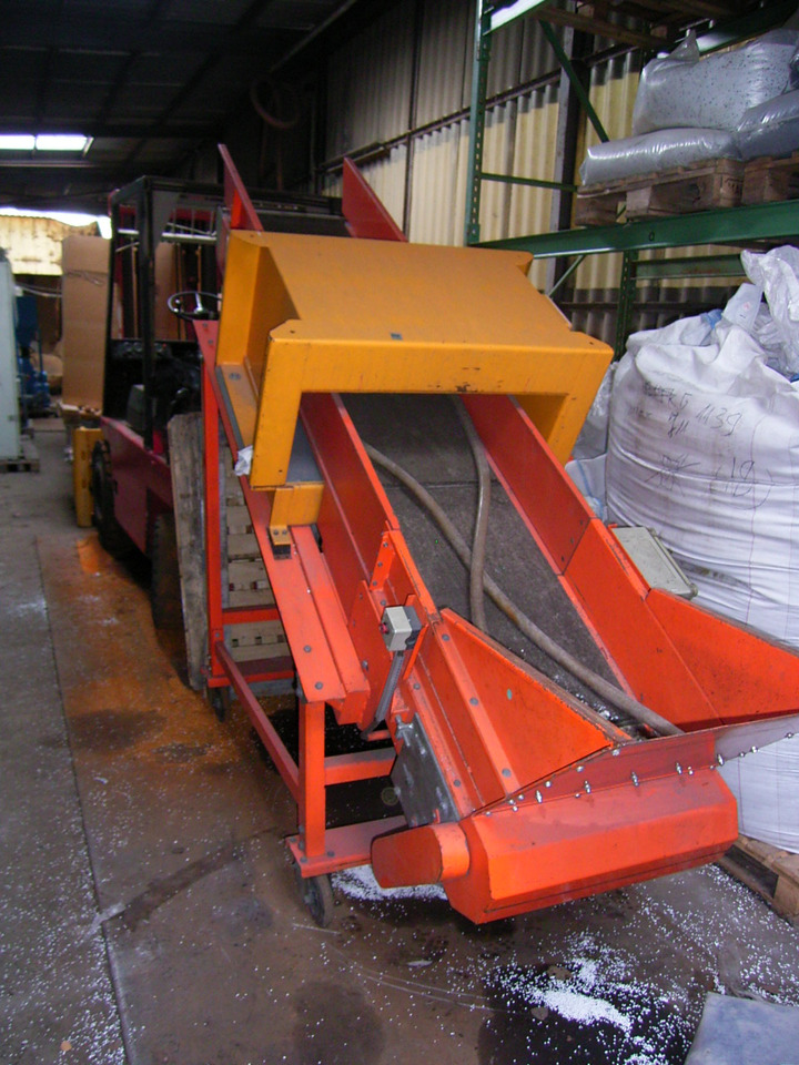Förderband mit metalldetektor - Trakasti transporter: slika 1 Förderband mit metalldetektor - Trakasti transporter: slika 1