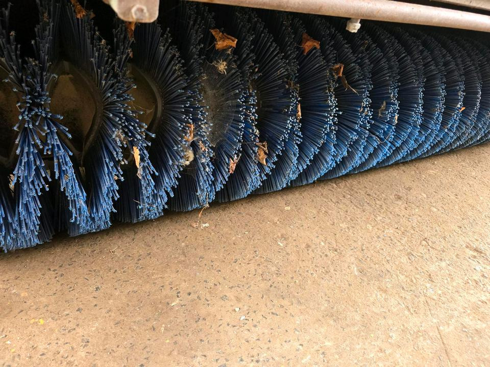 Metle Dücker FKM 210 Kehrmaschine Straßenkehrmaschine Kehrbesen für Unimog 405 424 U 300 400 500 318 423 427 429 430 530 535 527: slika 9