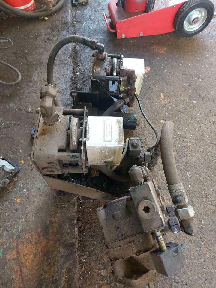 Epoke Salzstreuer Winterdienst Schneckenantrieb Steuerblock - Električni sistem za Korisno/ Posebno vozilo: slika 3 Epoke Salzstreuer Winterdienst Schneckenantrieb Steuerblock - Električni sistem za Korisno/ Posebno vozilo: slika 3