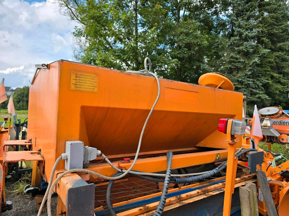 Gmeiner STA 2000TC Salzstreuer 2m3 Streuautomat Salzsilo Winterdienst Unimog 405 U300 400 500 423 427 430 318 Multicar tremo - Rasipač peska/ Soli: slika 3 Gmeiner STA 2000TC Salzstreuer 2m3 Streuautomat Salzsilo Winterdienst Unimog 405 U300 400 500 423 427 430 318 Multicar tremo - Rasipač peska/ Soli: slika 3