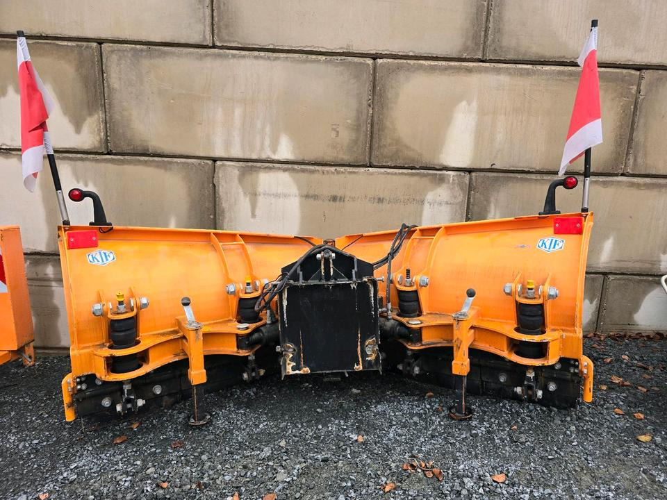 KIF V-Schneepflug CM 2400 Keilpflug Variopflug Schneeschieber Schneeschild Winterdienst Räumschild passend für Multicar Kramer Iseki Kubota Kleintraktor - Raonik za sneg: slika 1 KIF V-Schneepflug CM 2400 Keilpflug Variopflug Schneeschieber Schneeschild Winterdienst Räumschild passend für Multicar Kramer Iseki Kubota Kleintraktor - Raonik za sneg: slika 1