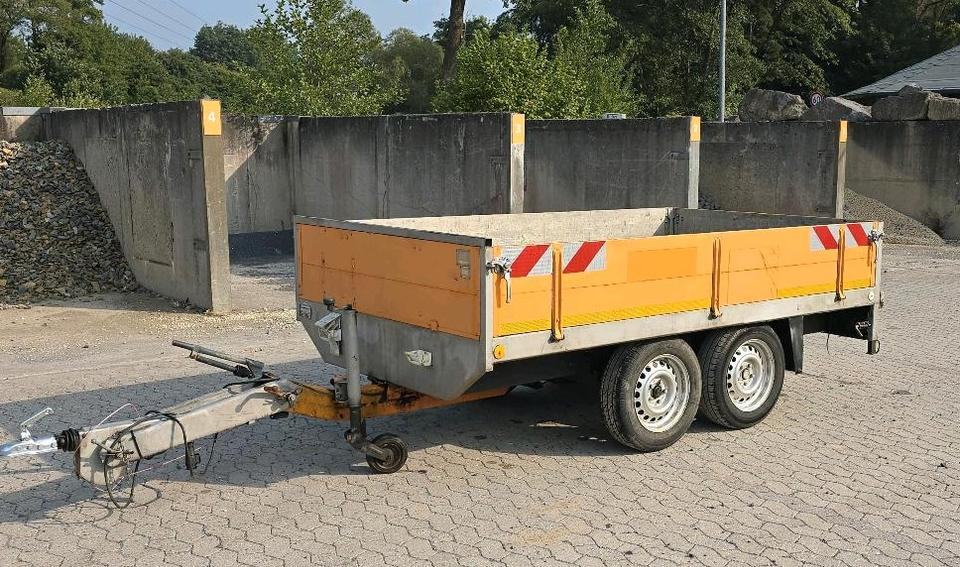 Mersch Hochlader Tieflader mit Auffahrrampen Anhänger PKW Tandemanhänger Wechselzugöse Höhenverstellbare Zugdeichsel - Plato prikolica: slika 1 Mersch Hochlader Tieflader mit Auffahrrampen Anhänger PKW Tandemanhänger Wechselzugöse Höhenverstellbare Zugdeichsel - Plato prikolica: slika 1