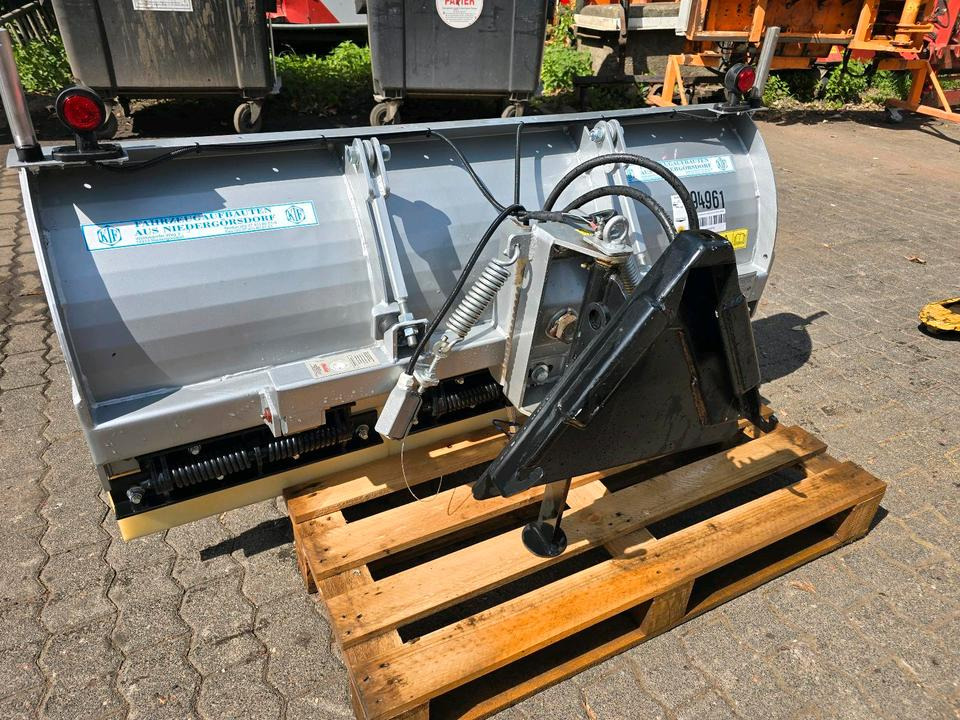 NEUWARE KIF Schneepflug CM 1600 Schneeschieber Schneeschild Winterdienst Räumschild passend für Multicar Kramer Iseki Kubota Kleintraktor - Raonik za sneg: slika 3 NEUWARE KIF Schneepflug CM 1600 Schneeschieber Schneeschild Winterdienst Räumschild passend für Multicar Kramer Iseki Kubota Kleintraktor - Raonik za sneg: slika 3