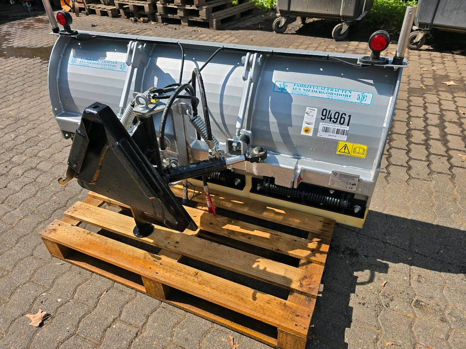 NEUWARE KIF Schneepflug CM 1600 Schneeschieber Schneeschild Winterdienst Räumschild passend für Multicar Kramer Iseki Kubota Kleintraktor - Raonik za sneg: slika 1 NEUWARE KIF Schneepflug CM 1600 Schneeschieber Schneeschild Winterdienst Räumschild passend für Multicar Kramer Iseki Kubota Kleintraktor - Raonik za sneg: slika 1