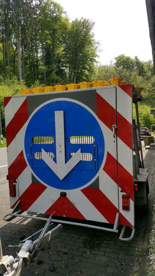 Mersch Absperrtafel Verkehrsleitanhänger VZ615 Verkehrssicherung - Prikolica: slika 2 Mersch Absperrtafel Verkehrsleitanhänger VZ615 Verkehrssicherung - Prikolica: slika 2