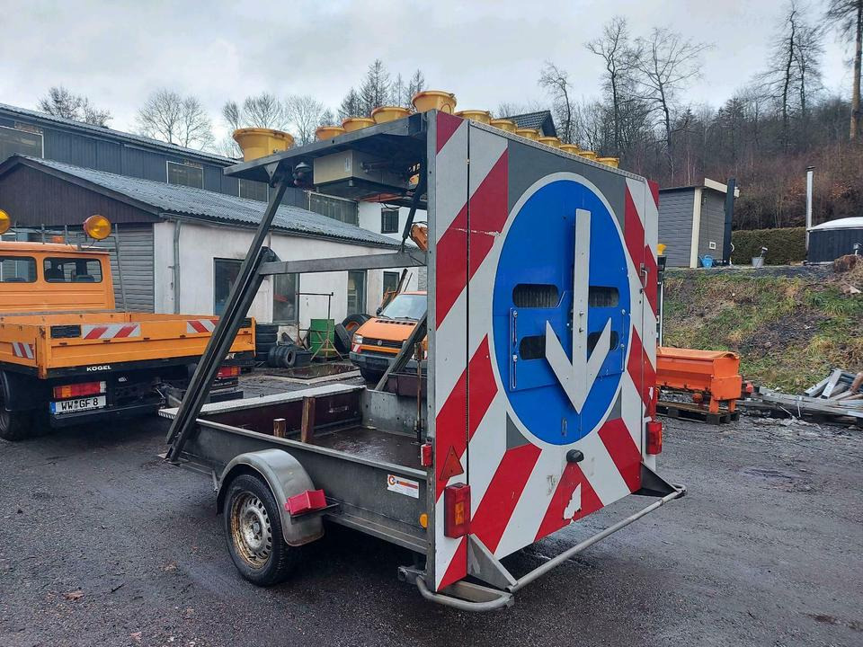 Mersch Absperrtafel Vorwarntafel Verkehrsleitanhänger vz616 nisse - Prikolica: slika 2 Mersch Absperrtafel Vorwarntafel Verkehrsleitanhänger vz616 nisse - Prikolica: slika 2